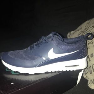 Nike Womens Air Max Theas